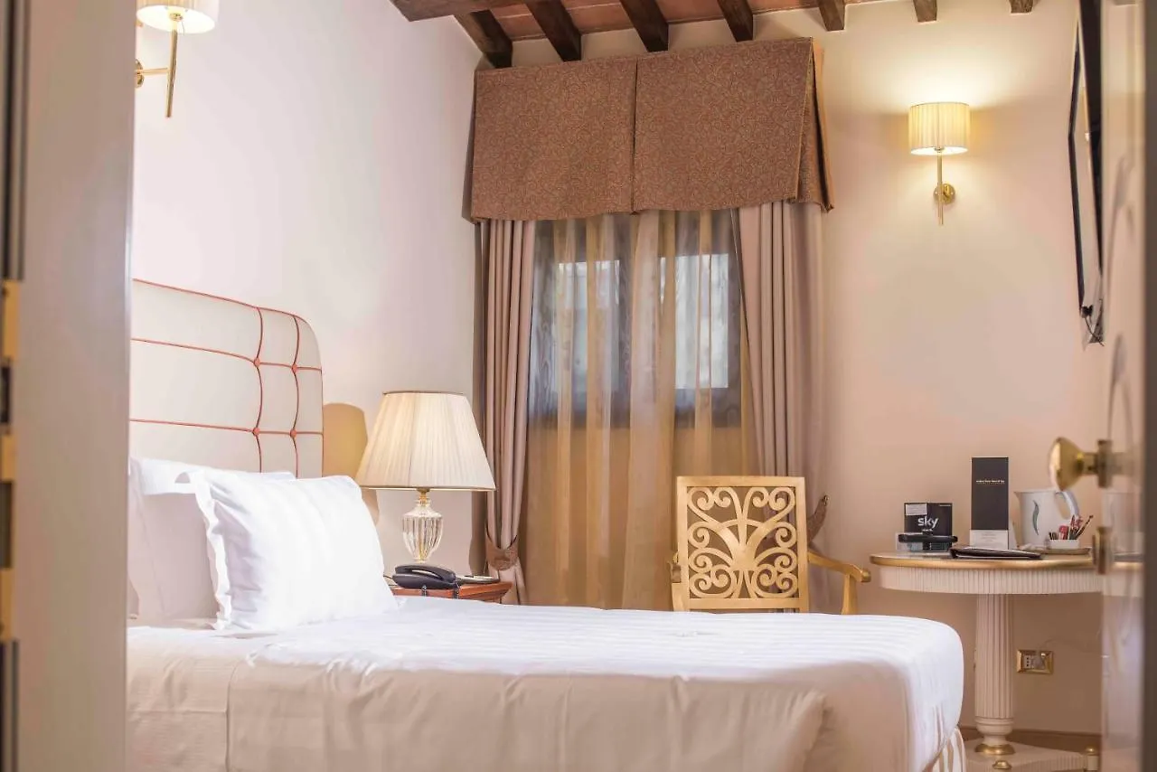Golden Tower Hotel & Spa Флоренция 5*,